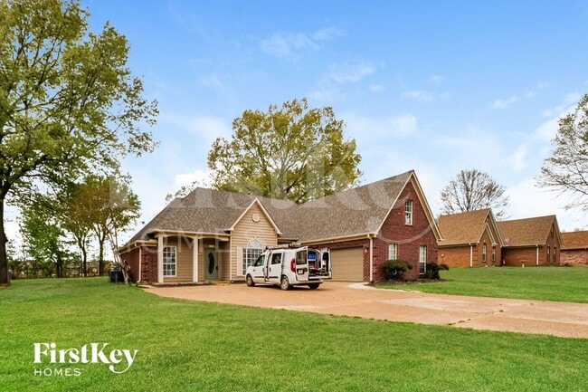 Building Photo - 7601 Broken Hickory Dr