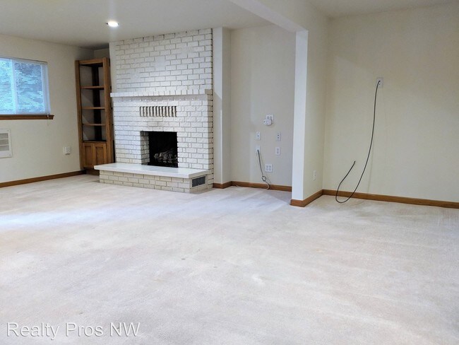 Building Photo - 1 br, 1 bath House - 16904 NE 30th St