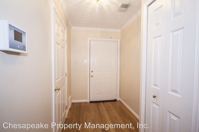 Foto del edificio - 3038 Hunting Ridge Dr