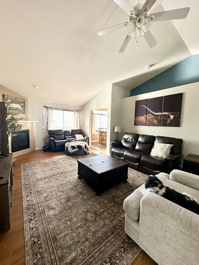 Foto del edificio - "Charming 3-Bedroom Gem on Laramie Street”