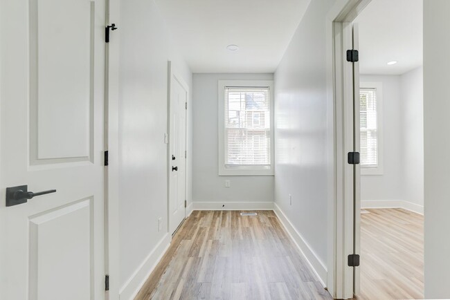 Building Photo - 3012 Nelson Pl SE