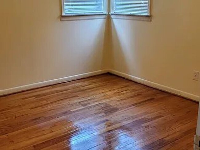Foto del edificio - 32615 Rosslyn Ave