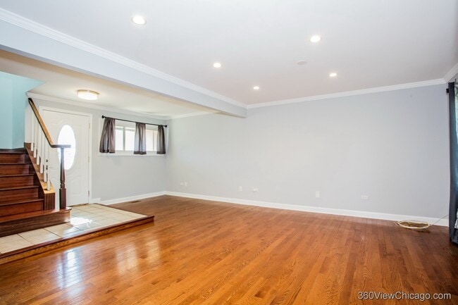 Foto del edificio - 14 Westwood Dr