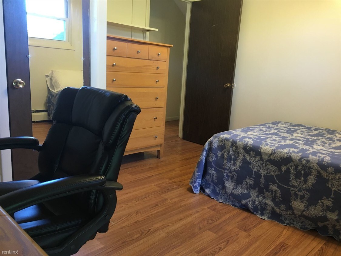 Foto principal - 202 Dearborn Pl
