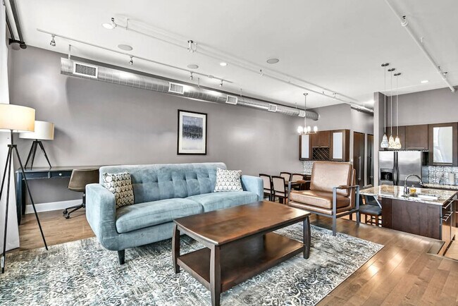 Foto del edificio - 8 S Old State Capitol Plaza