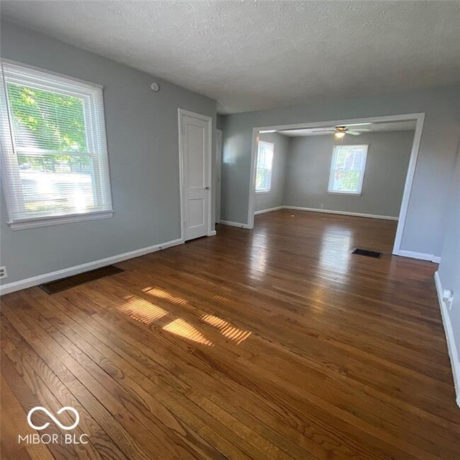 Building Photo - 1039 N Lynhurst Dr
