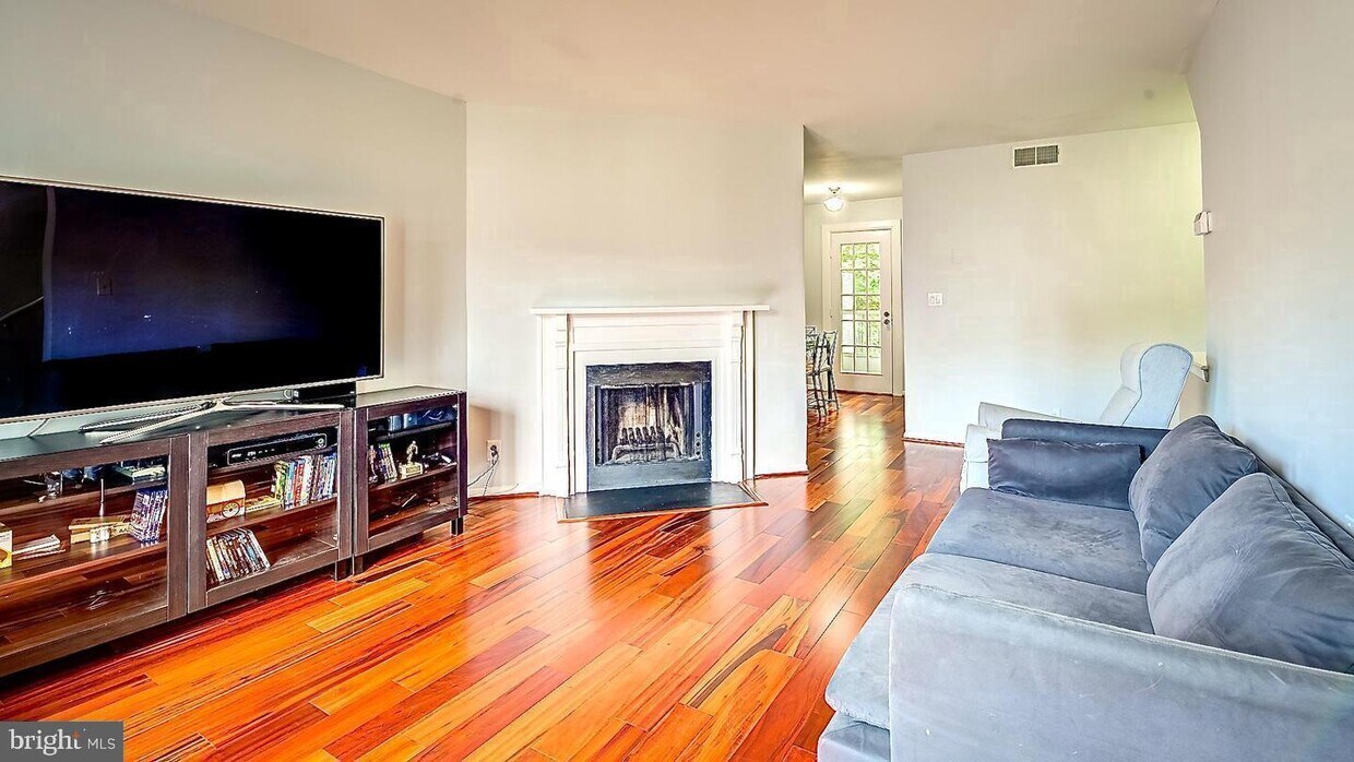 Foto principal - 4647B 28th Rd S