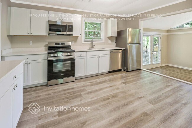 Foto del edificio - 3035 Kingston Ct