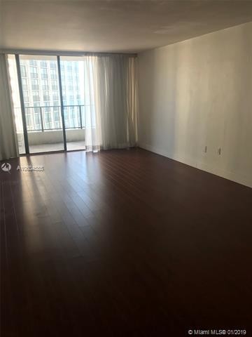 Foto del edificio - 555 NE 15th St