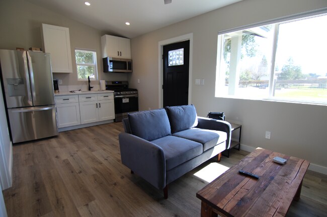Building Photo - 2110 Ferrocarril Rd