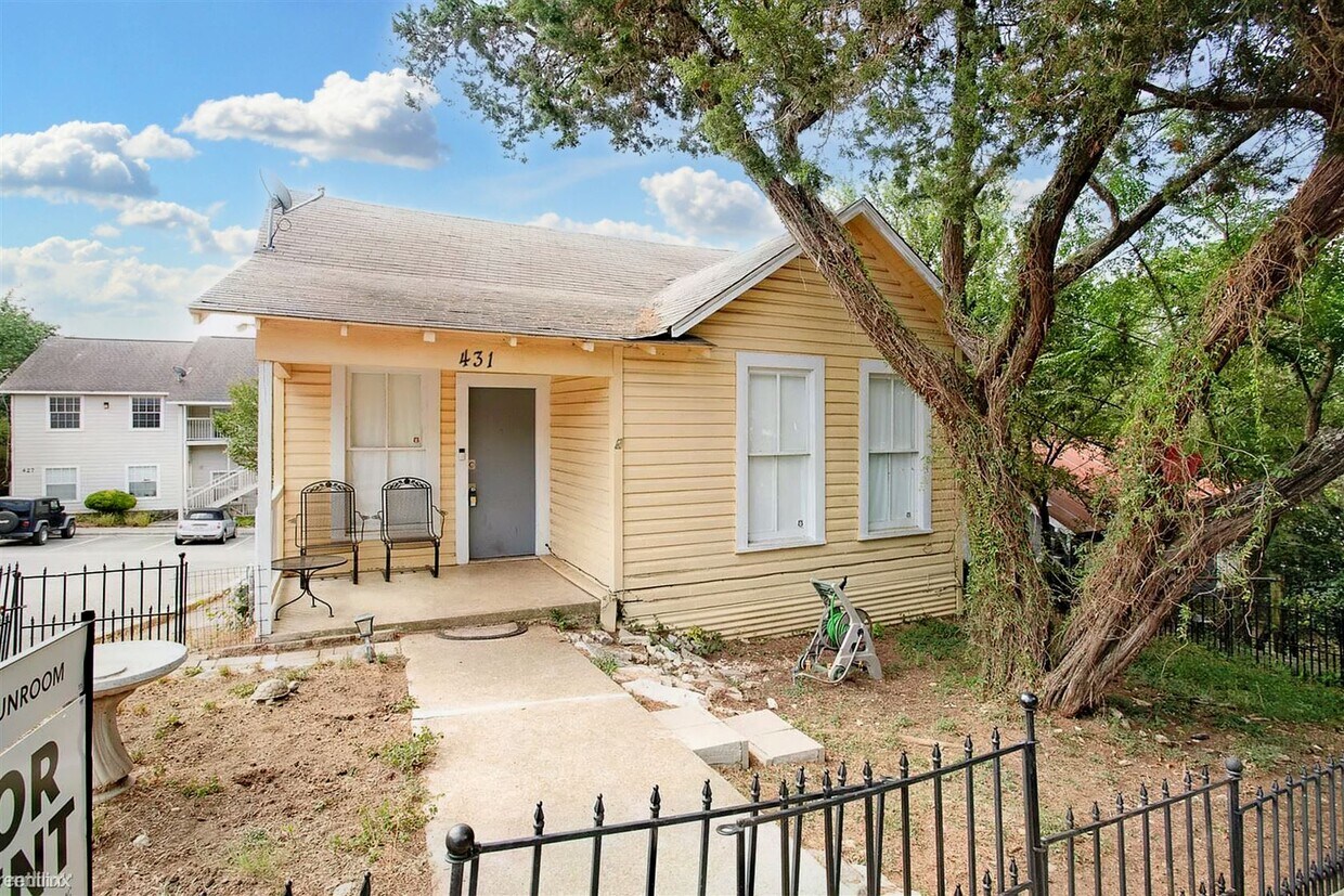 Primary Photo - 2 br, 1 bath House - 431 Lindsey St