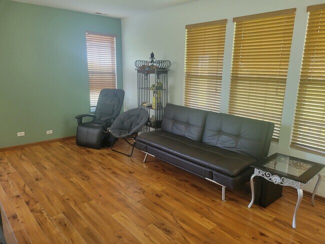 Foto del edificio - 8525 Sawyer Ct