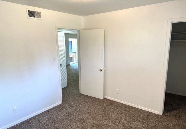 Building Photo - 2092 Jefferson Ave