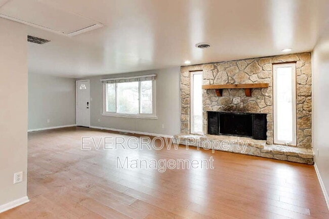 Building Photo - 4219 Varner Rd