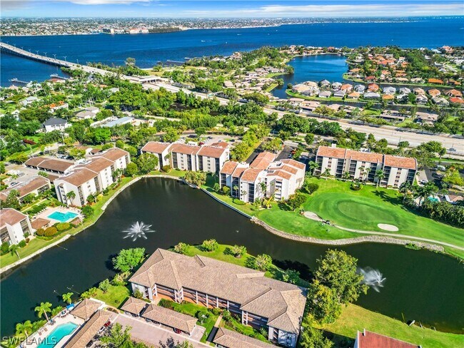 Foto del edificio - 9900 Sunset Cove Ln