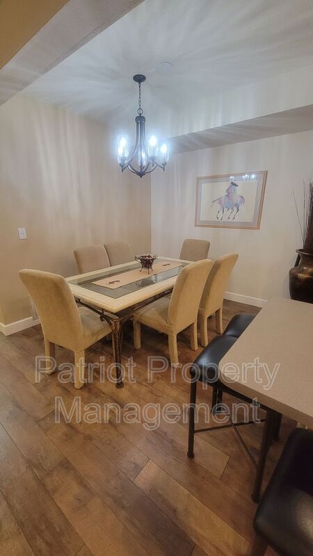 Foto del edificio - 9708-9708 E Vía Linda