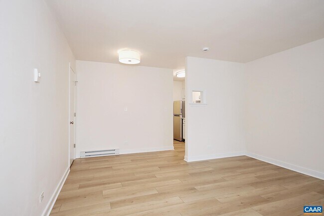 Foto del edificio - 2114 Ivy Rd