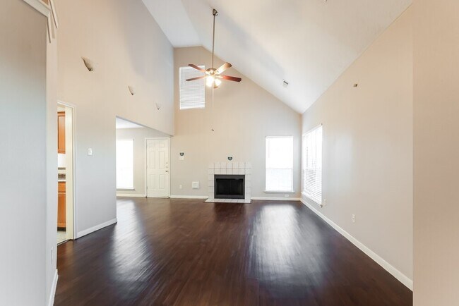 Foto del edificio - 10326 Timberloch Dr