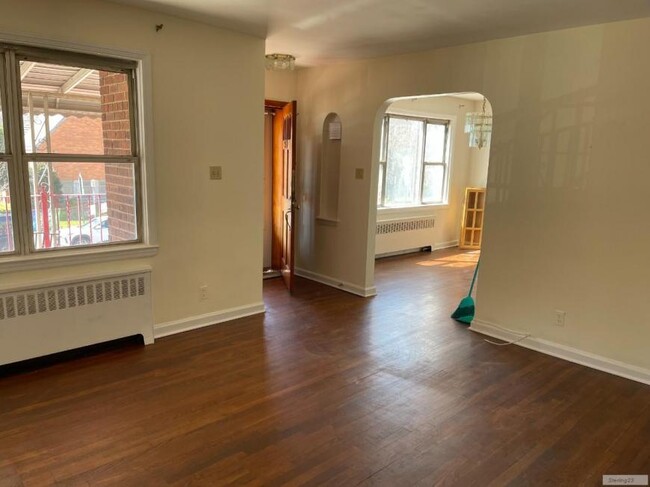 Building Photo - 2 bedroom in EAST ELMHURST NY 11370