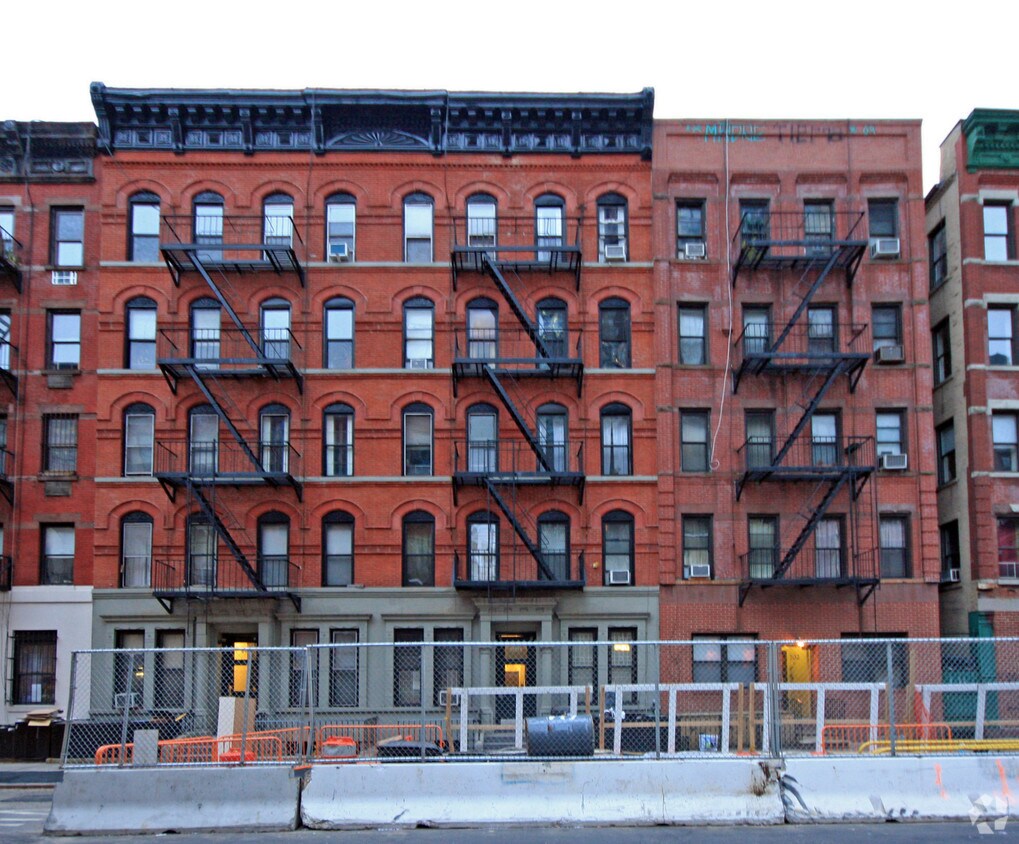 Primary Photo - 304 East 83rd Street