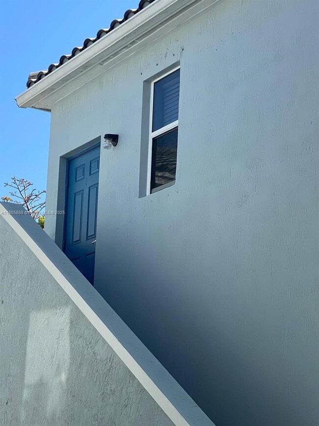 Building Photo - 9253 SW 169th Ave