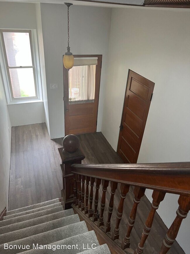 Building Photo - 5 br, 3 bath House - 245 S St Clair street