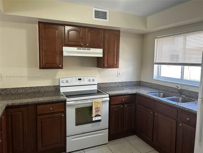 Foto del edificio - 14919 SW 80th St