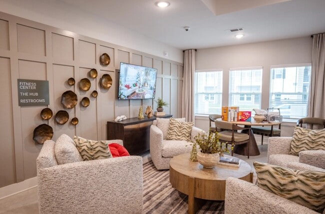 Building Photo - Whispering Pointe Apartments