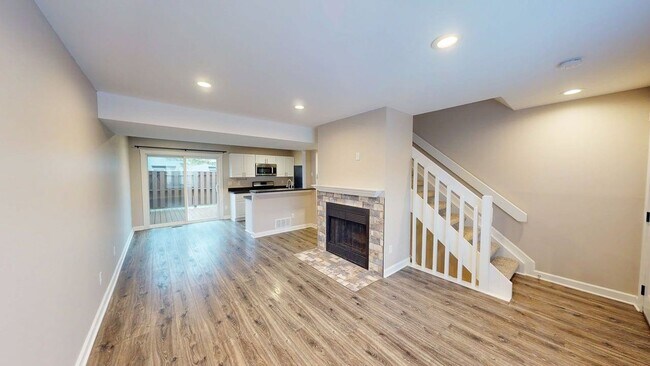 Foto del edificio - 5078 Stoneybrook Blvd