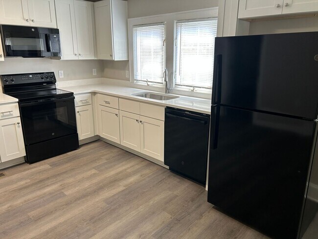 Foto del edificio - 4151 Sheraton St