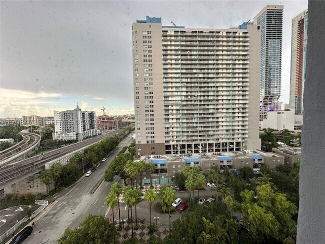 Foto del edificio - 850 N Miami Ave