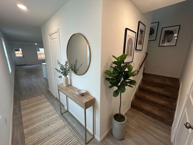 Foto del edificio - *MOVE IN SPECIAL* Rare Find: Affordable 3BR Ready for Immediate Move-In- Apartment-Style Living W...