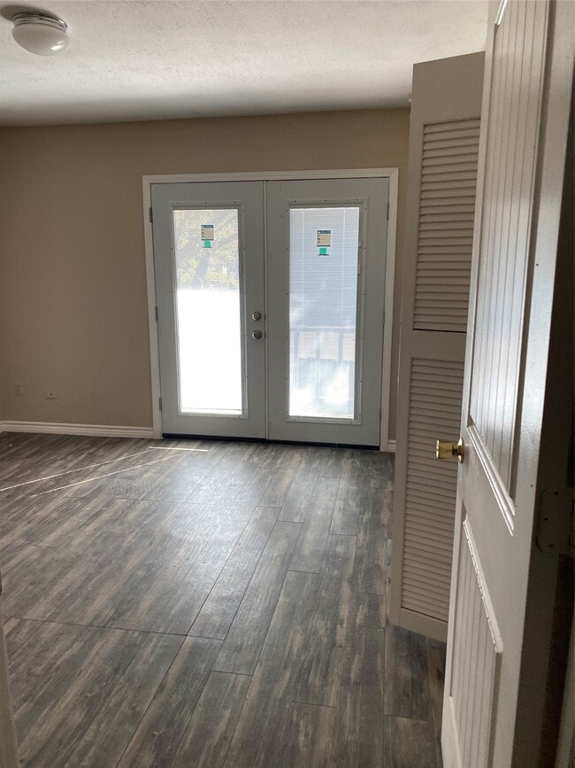 Foto del edificio - 7952 Grove Ridge Dr