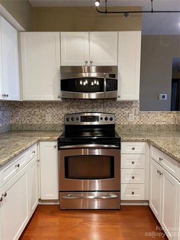 Foto principal - 1315 East Blvd