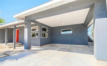 Building Photo - 811 E Oakey Blvd