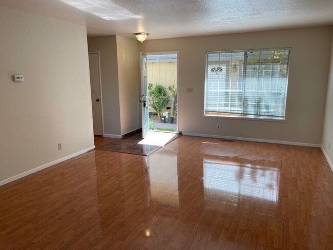 Building Photo - Great Shape Livermore Townhouse near Downtown