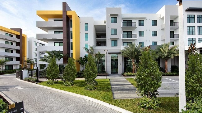 Building Photo - Cortland Uptown Boca