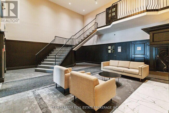 Building Photo - 340 Colborne St