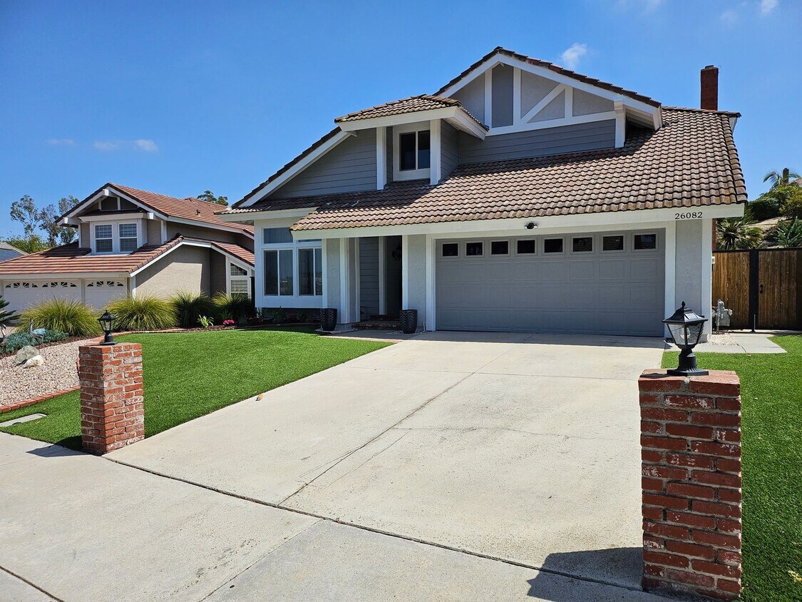 Primary Photo - Pool Home 4 Bedroom