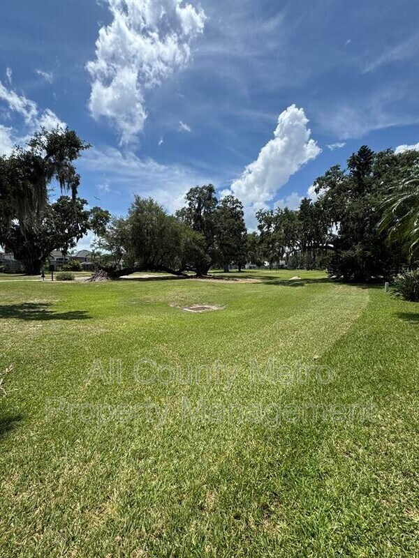 Photo - 1748 Golfview Dr House