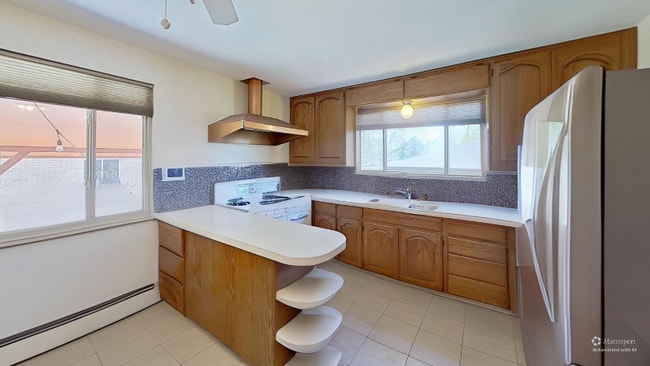 Building Photo - 4030 S Fox St