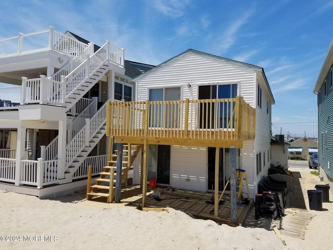 12 Ocean Ave, Seaside Park, NJ 08752 - House Rental in Seaside Park, NJ ...