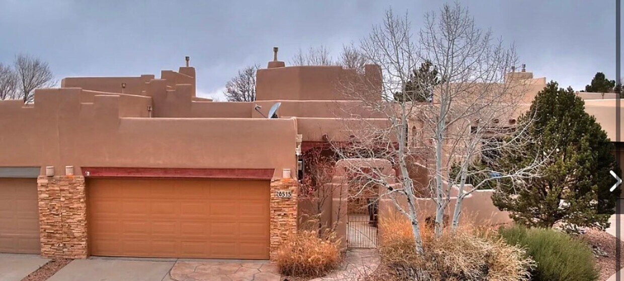 Beautiful 3 bedroom home in high desert lo... House Rental in