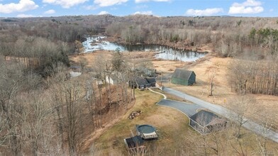 Building Photo - 177 White Schoolhouse Rd
