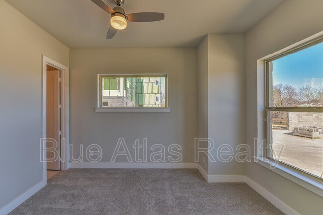 Building Photo - 736 N Plano Rd