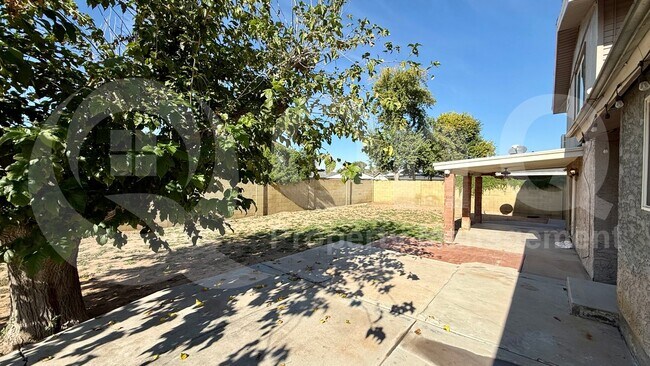 Foto del edificio - 15410 N 60th Ave