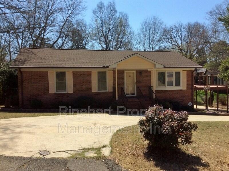 Primary Photo - 2008 Parkwood Dr