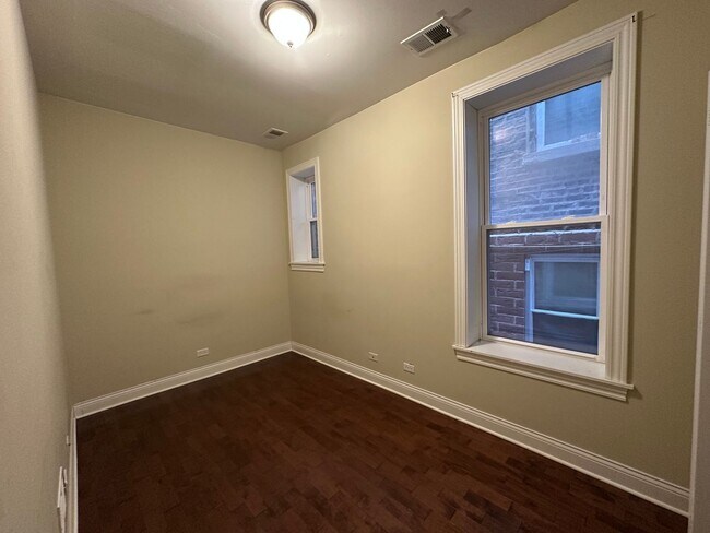 Foto del edificio - 2649 W 21st Pl