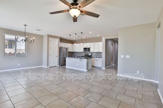 Building Photo - 20933 W Almeria Rd
