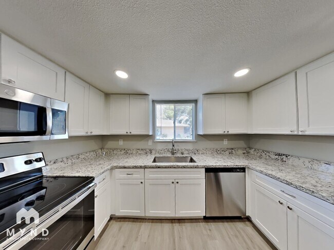 Foto del edificio - 5817 W Robin Ln